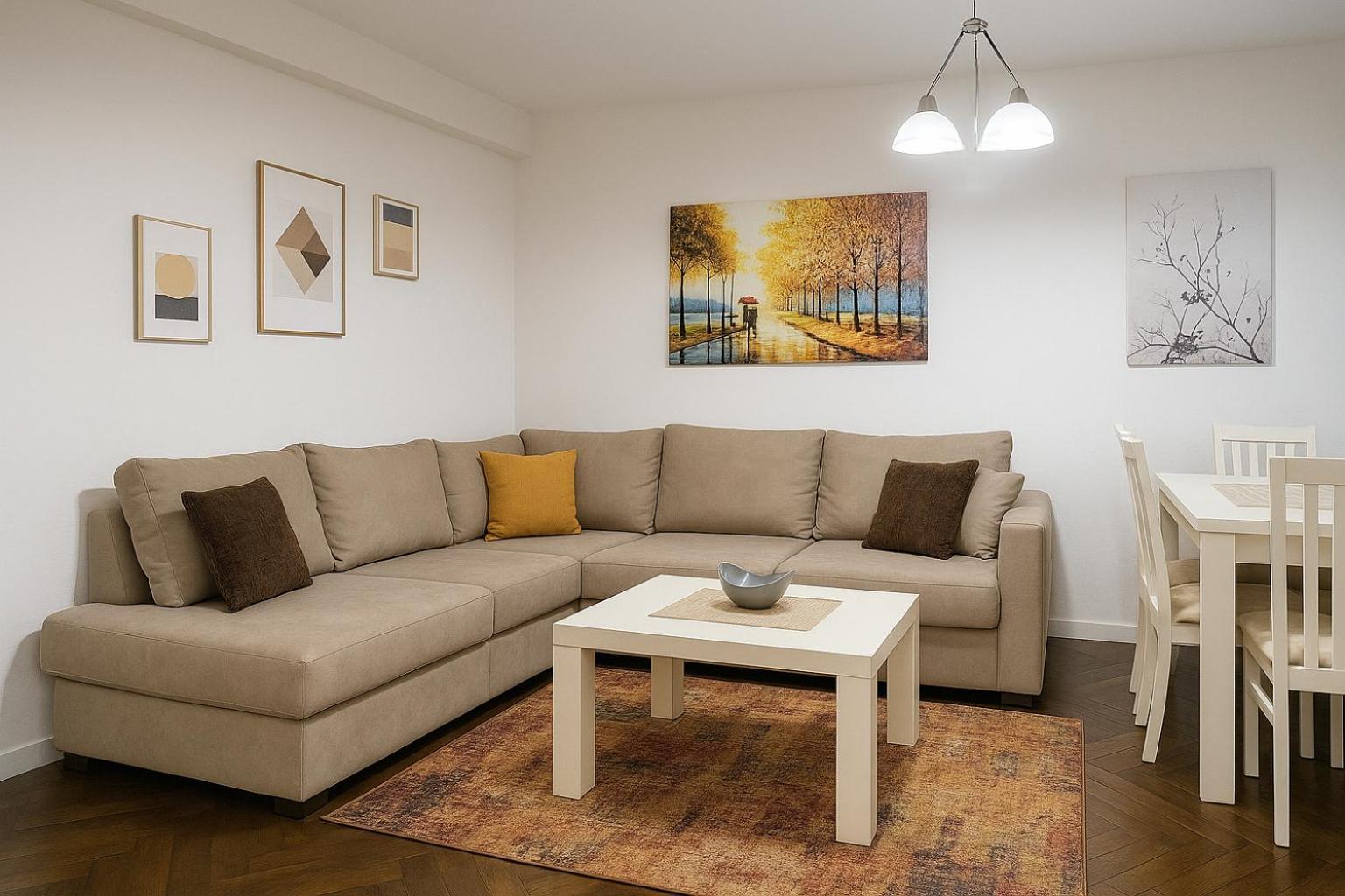Tulips Central - Entire Apartment Tirana Bagian luar foto